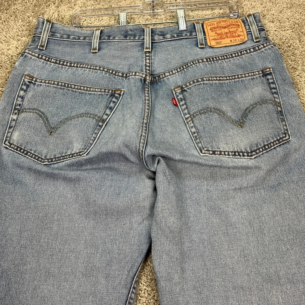Levis 550 Relaxed Fit Jeans Mens 38x30 Light Wash Denim Tapered Leg 5 Pocket EUC